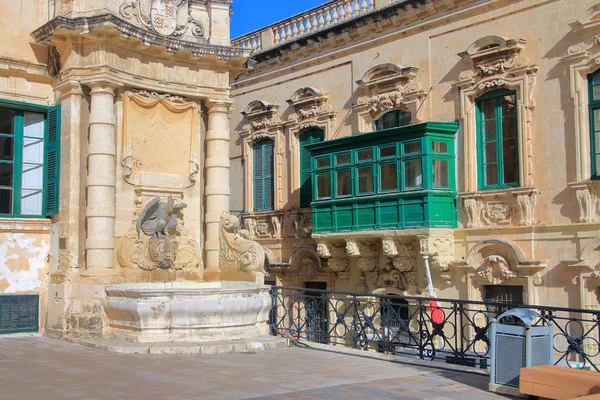 Resmi Malta Adası üzerinde Ocak ayında çekildi. Fotoğraf eski Valletta şehri geleneksel mimarisini gösterir.