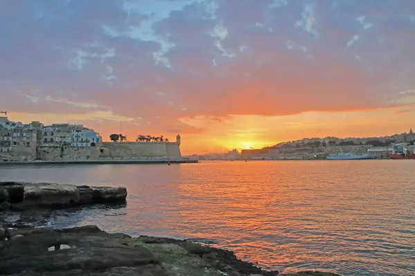 Foto Foi Tirada Ilha Malta Mês Janeiro Imagem Mostra Pôr — Fotografia de Stock