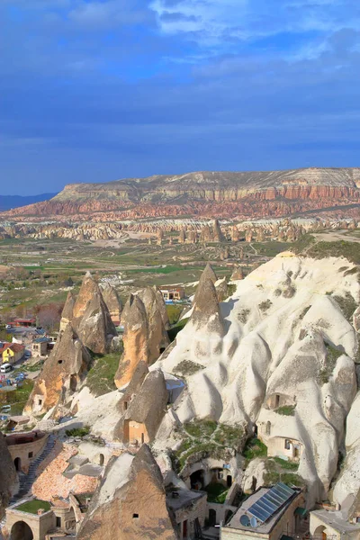 I dintorni della città di Goreme in montagna Cappadocia . — Foto Stock