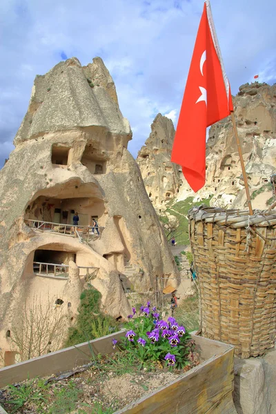 Vivienda tradicional cueva en Capadocia . — Foto de Stock