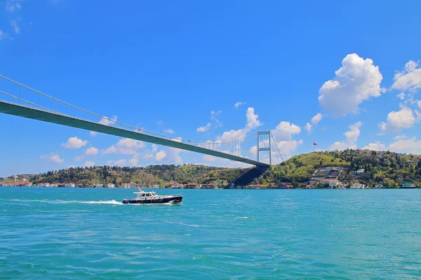 Ponte sul Bosforo . — Foto Stock