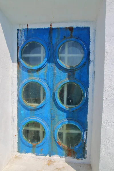 Ventana inusual de un viejo faro . — Foto de Stock