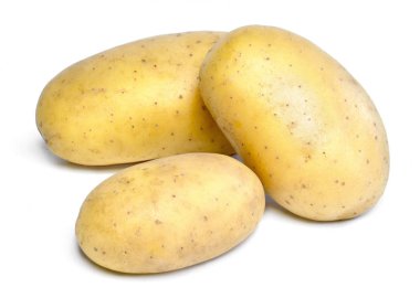 Beyaz arka plan üzerinde izole patates. Taze, çiğ patates, stüdyo vurdu. Madde yemek.