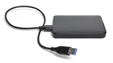 Beyaz arka plan üzerinde izole kablosu, dış sabit disk. Küçük modern sabit sürücü, Pc Güvenlik.