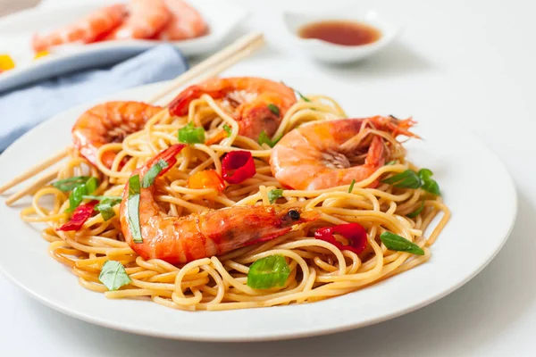 Thai Style Noodles Prawns Chili Dish — Stock Photo, Image