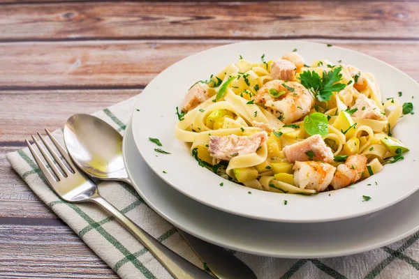 Tagliatelle White Plate Ready Eat — Stock Photo, Image