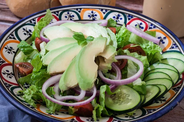 Salada Abacate Fresco Com Tomate Cereja Tigela — Fotografia de Stock