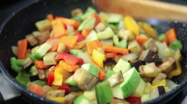 Siyah Pan vegan gıda hazırlama