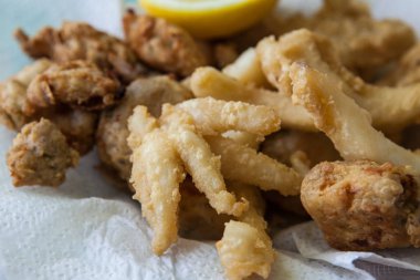 derin kızarmış balık