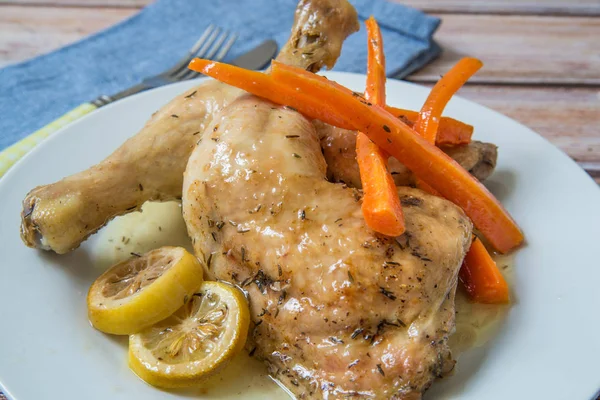 Chicken leg with carrots — Stock Photo, Image