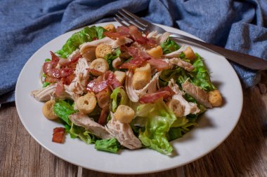 taze tavuk salatası