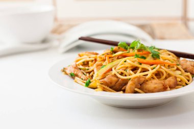 tavuk kızarmış erişte