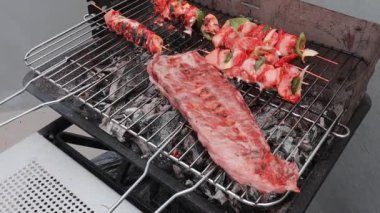 bbq Grill 'de et hazırlıyorum.