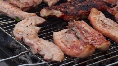 bbq Grill 'de et hazırlıyorum.