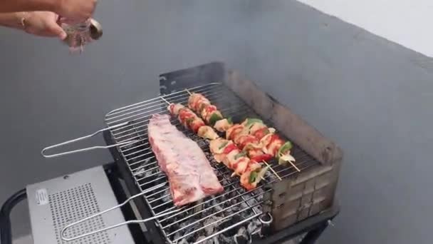 Preparação Carne Churrasqueira — Vídeo de Stock