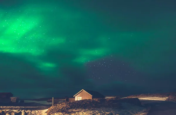 Вид Aurora Borealis Удивительный Зеленый Свет Ночном Небе Чудесная Природа — стоковое фото