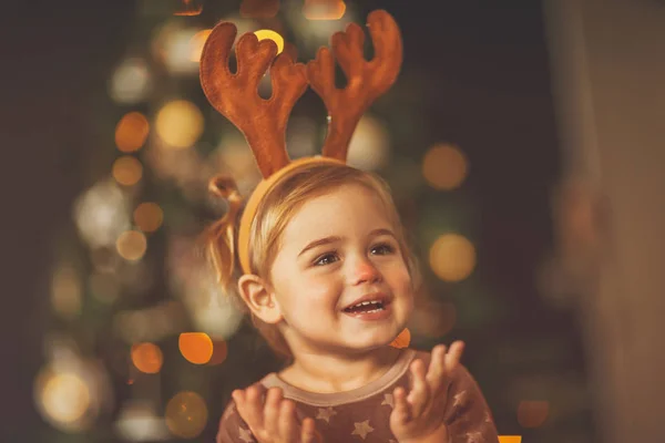 Retrato Lindo Niño Pequeño Con Traje Rudolph Nariz Roja Disparado — Foto de Stock