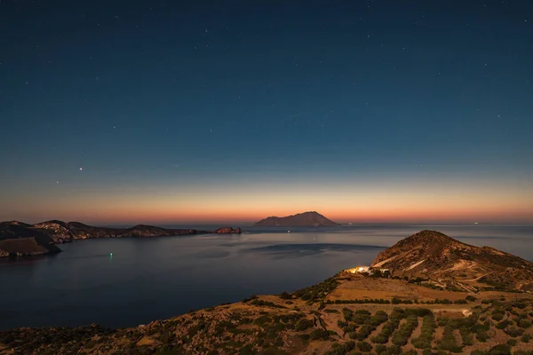 希腊岛屿的萨特里滑雪 平静的地中海夜景 夏季度假的浪漫场所 — 图库照片