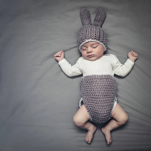 Pequeno coelhinho bonito da Páscoa — Fotografia de Stock