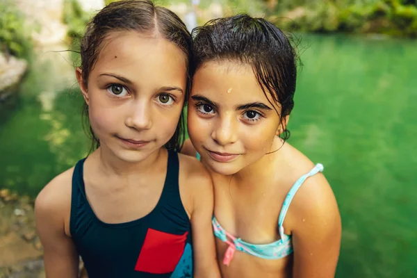 Duas meninas bonitos — Fotografia de Stock