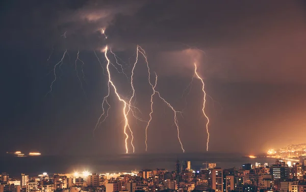 Beautiful lightning over night city — Stock Photo, Image