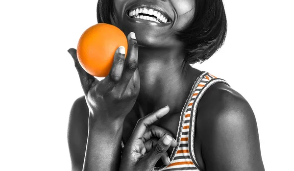 Retrato Uma Feliz Mulher Afro Americana Comida Saudável Isolado Fundo — Fotografia de Stock