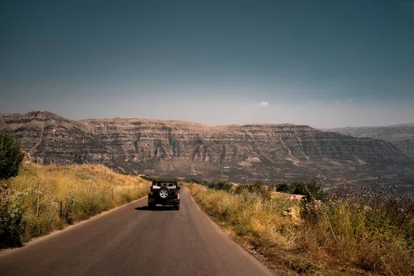 Road Trip Car Drives Deserted Road Mount Lebanon Traveling Car — Stock Photo, Image