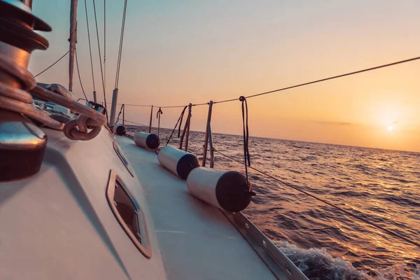 Barco Vela Sunset Vela Romântica Mar Mediterrâneo Férias Verão Luxo — Fotografia de Stock