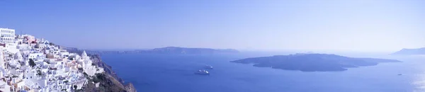 Widok Wyspy Santorini Grecja Słońce Błękitne Niebo Morze Skały — Zdjęcie stockowe
