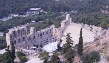 Herodes Atticus Odeon, Atina, Yunanistan Acropolis güneybatı yamacında bulunan bir taş tiyatro yapısıdır. Bina 161 reklamda tamamlandı ve 1950 yılında yenilenmiş olan.