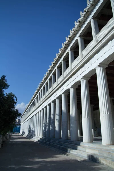 赫菲斯托斯或 Hephaisteion 寺或较早的 Theseion 是一座保存完好的希腊寺庙 它仍然站立主要作为修造 这是一个多立克 Peripteral 并位于雅典集市的西北方 在顶部的 — 图库照片
