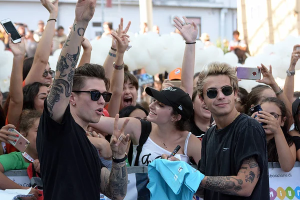 Giffoni Valle Piana, Sa, İtalya - 20 Temmuz 2018: Benji ve Fede Giffoni, Festival 2018 - 20 Temmuz 2018 Giffoni Valle Piana, İtalya üzerinde Film