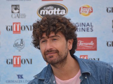 Giffoni Valle Piana, Sa, İtalya - 27 Temmuz 2018: Alessandro Siani, Giffoni Film Festivali 2018 - üzerinde 27 Temmuz 2018 Giffoni Valle Piana, İtalya 