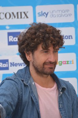 Giffoni Valle Piana, Sa, İtalya - 27 Temmuz 2018: Alessandro Siani, Giffoni Film Festivali 2018 - üzerinde 27 Temmuz 2018 Giffoni Valle Piana, İtalya 