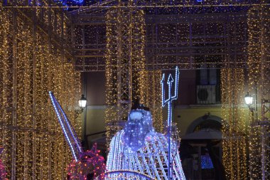 İtalya: Luci d'Artista, Noel ışıkları göster Salerno, Aralık 18,2018.