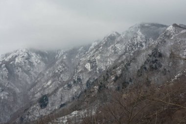 Kar dağ manzarası Campania, Güney İtalya, 9 Ocak 2019.