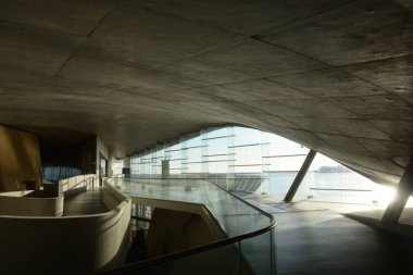 Yeni Salerno Maritime Station, İtalya'nın iç görünüm. Terminal Zaha Hadid mimarlar tarafından. 21 Aralık 2018.