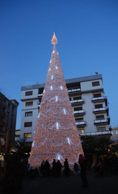 İtalya: Noel ağacı Salerno, 29 Aralık 2010.