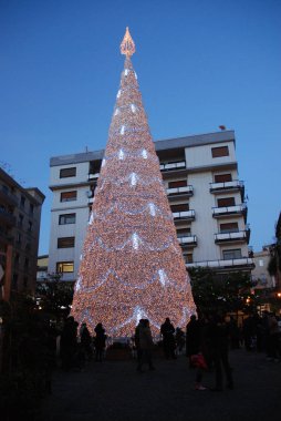 İtalya: Noel ağacı Salerno, 29 Aralık 2010.