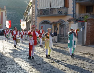 İtalya : Kutsal Diken armağanı için Giffoni Valle Piana'da tarihi alayı ve ortaçağ festivali, 14 Temmuz 2019.