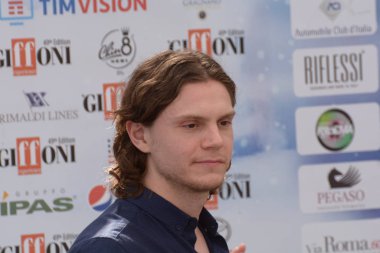 Giffoni Valle Piana, Sa, İtalya - 23 Temmuz 2019 : Evan Peters Giffoni Film Festivali'nde 2019 - 23 Temmuz 2019'da Giffoni Valle Piana, İtalya.