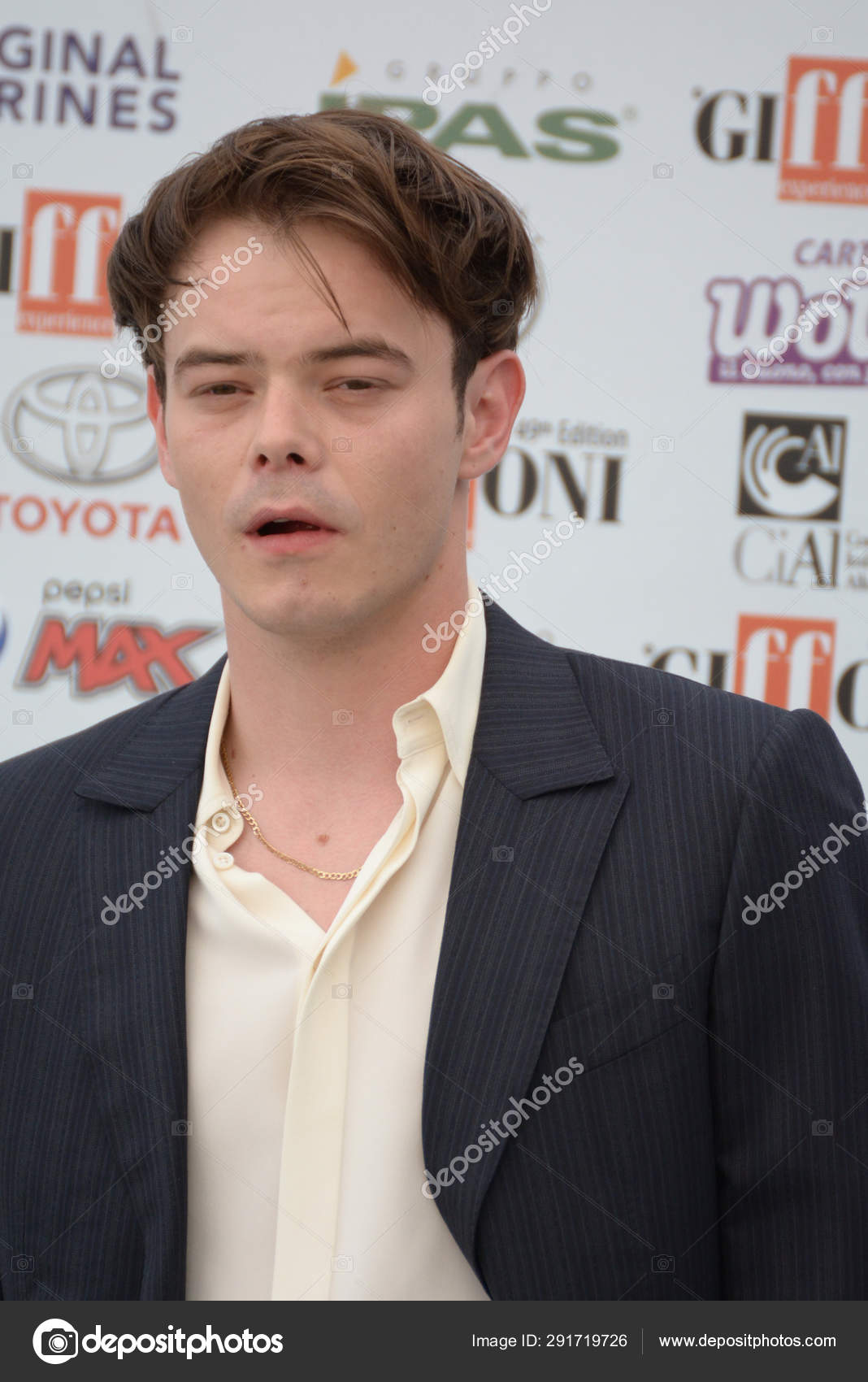 Charlie Heaton写真素材 ロイヤリティフリーcharlie Heaton画像 Depositphotos