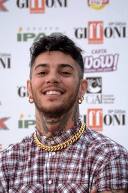 Giffoni Valle Piana, Sa, İtalya - 26 Temmuz 2019 : Emis Killa Giffoni Film Festivali'nde 2019 - 26 Temmuz 2019'da Giffoni Valle Piana, İtalya.