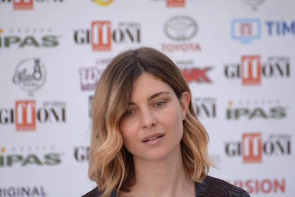 ギフォニ ヴァッレ ピアナ イタリア 2019年7月23日 ギフォニ映画祭2019でヴィットリア プッチーニ 2019年7月23日 イタリア ギフォニ ロイヤリティフリーのストック画像
