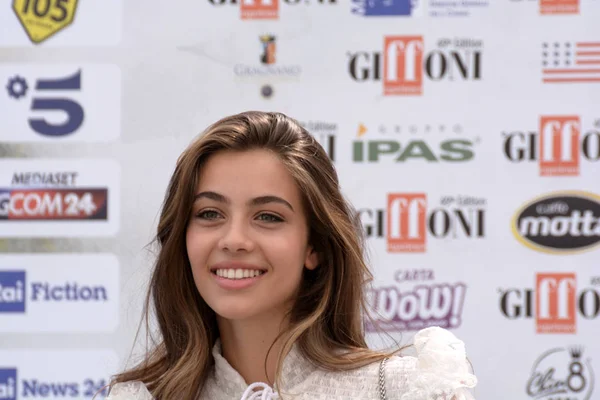 Giffoni Valle Piana, Sa, İtalya - 20 Temmuz 2019 : Elisa Visari Giffoni Film Festivali'nde 2019 - 20 Temmuz 2019'da Giffoni Valle Piana, İtalya.