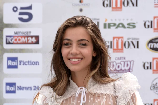 Giffoni Valle Piana, Sa, İtalya - 20 Temmuz 2019 : Elisa Visari Giffoni Film Festivali'nde 2019 - 20 Temmuz 2019'da Giffoni Valle Piana, İtalya.