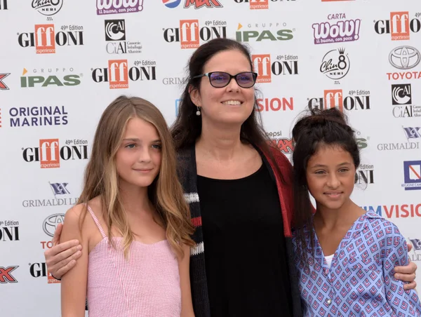 Giffoni Valle Piana, Sa, İtalya - 24 Temmuz 2019 : Elisa Del Genio, Eleonora Andreatta ve Ludovica Nasti Giffoni Film Festivali 2019'da - 24 Temmuz 2019'da Giffoni Valle Piana, İtalya.