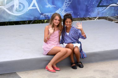 Giffoni Valle Piana, Sa, İtalya - 24 Temmuz 2019 : Elisa Del Genio ve Ludovica Nasti Giffoni Film Festivali 2019'da - 24 Temmuz 2019'da Giffoni Valle Piana, İtalya.