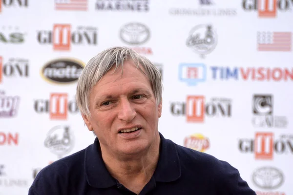 Giffoni Valle Piana, Sa, İtalya - 20 Temmuz 2019 : Don Luigi Ciotti Giffoni Film Festivali'nde 2019 - 20 Temmuz 2019'da Giffoni Valle Piana, İtalya.