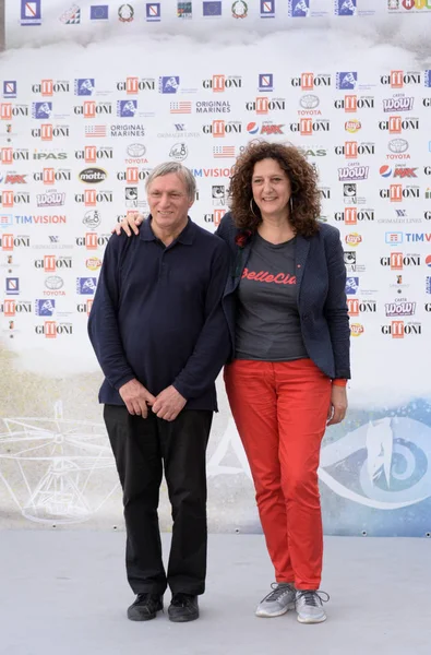 Giffoni Valle Piana, Sa, İtalya - 20 Temmuz 2019 : Don Luigi Ciotti ve Gianna Fracassi Giffoni Film Festivali 2019'da - 20 Temmuz 2019'da Giffoni Valle Piana, İtalya.